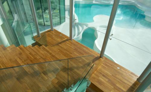 i-Suite Hotel - image 14