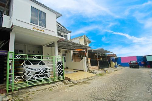 OYO 91460 Guest House Kencana Syariah