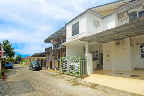 OYO 91460 Guest House Kencana Syariah