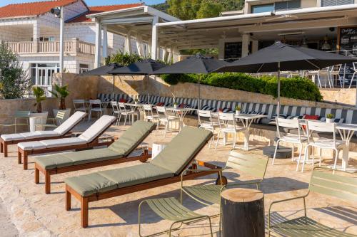 Tara's Lodge Hotel - image 3