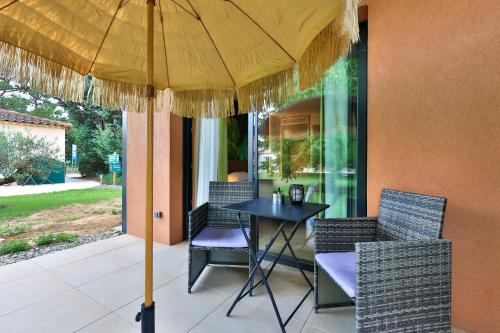 Logis Hôtel Déjeunez Sous L'Arbre - image 10