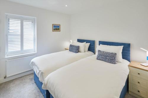 Picture of Host & Stay - Even Keel