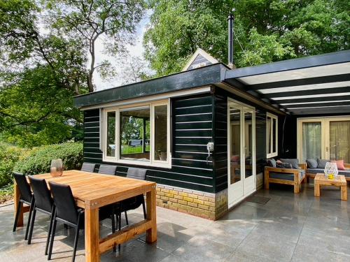  Idyllic house with 360 view of nature and hottub in Dalfsen