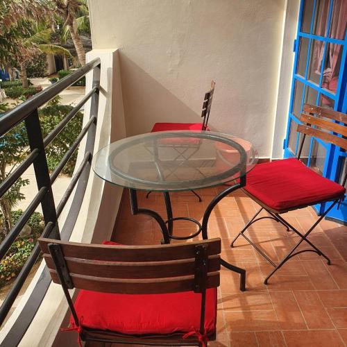 陽台/露台, superbe appartement avec piscine, proche centre ville, restaurant, mer in 薩萊