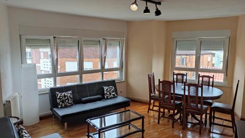 Piso amplio y luminoso cerca de la playa..!! - Apartment - Piedras Blancas