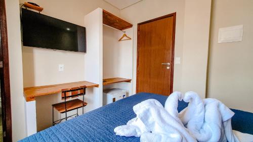 Double Room with Balcony and Sea View image 5