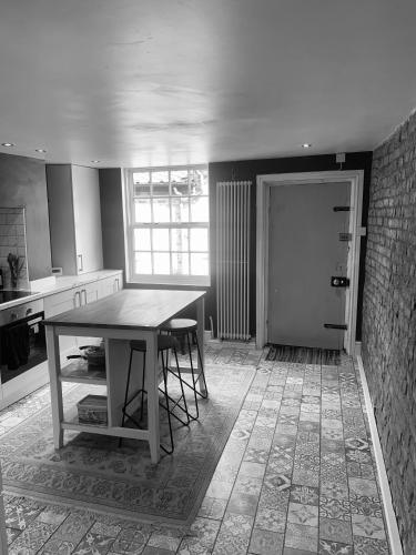 Bespoke Luxury Serviced Apartment in Macclesfield Central