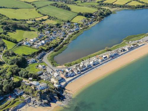 19 At The Beach Torcross - image 5