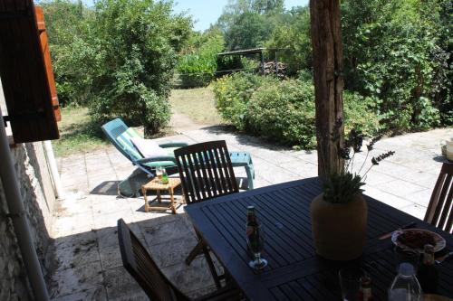 Grand gîte de campagne capacité jusqu'à 10 personnes (Grand gite de campagne capacite jusqu'a 10 personnes) in Šantenaj-Sent-Imberta