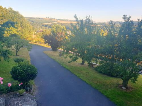 外部景觀, Maison chaleureuse à Saint-Remy avec jardin enchanteur (Maison chaleureuse a Saint-Remy avec jardin enchanteur) in 蒂里阿爾庫爾