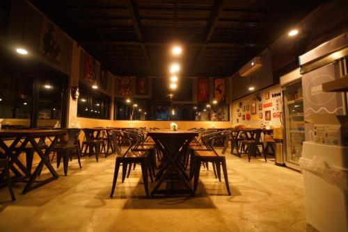 Food and beverages, Tube18 in Green Island