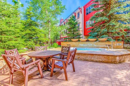 River Run Village 1 Bedroom Condo at Silver Mill Walk to Lift Keystone