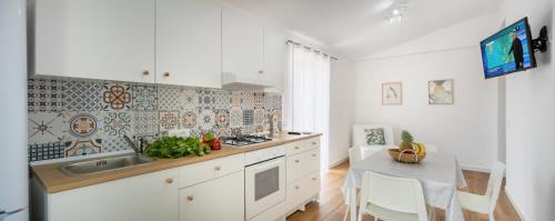 Arricàmpati Airport Rooms in Villa & RENT CAR 5