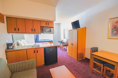 Microtel Inn And Suites by Wyndham Mesquite/Dallas - image 14