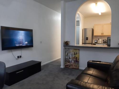 Entire Rental, Easy Reach to Etihad Stadium, Manchester
