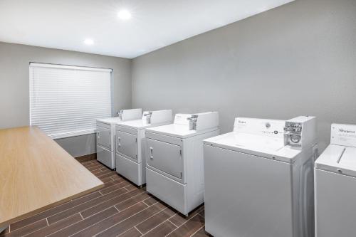Hawthorn Suites by Wyndham Oklahoma City Airport Fairground - image 13
