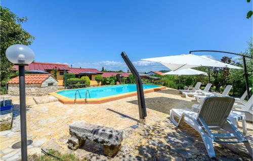 Beautiful Apartment In Rovinjsko Selo With Outdoor Swimming Pool