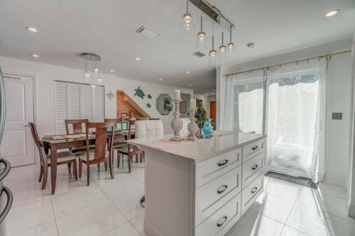 Casa Stellata downtown Sarasota 3 Blocks to Bay in 可可納特中區