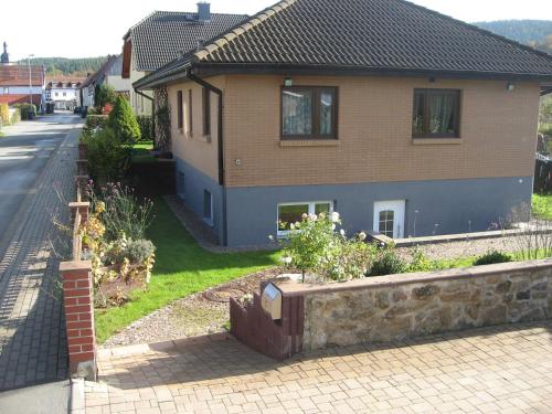 B&B Zöllnitz - Ferienwohnung Jena-Zoellnitz - Bed and Breakfast Zöllnitz