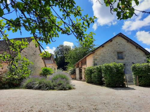 Gîte de l'Ane Papillon-3 chb- piscine-jardin