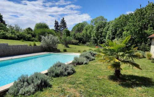 Gîte de l'Ane Papillon-3 chb- piscine-jardin (Gite de l'Ane Papillon-3 chb- piscine-jardin) in Saint-Germain-du-Bel-Air