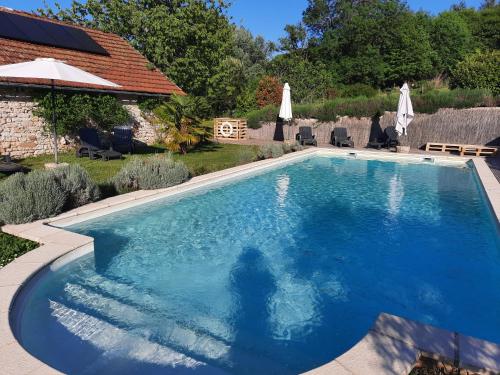 Gîte de l'Ane Papillon-3 chb- piscine-jardin (Gite de l'Ane Papillon-3 chb- piscine-jardin) in Saint-Germain-du-Bel-Air