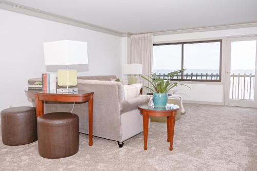 Two-Bedroom Apartment with Water View - Non-Smoking/East Tower