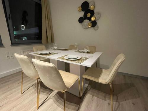 Suite4Monteure - Modern & Zentral in der City I Küche I Waschmaschine I Balkon, Stuttgart (photo 9)