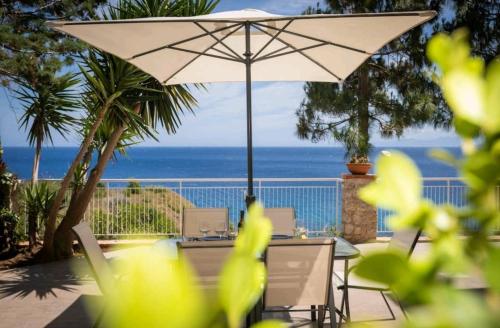 Villa's apartment on the beach, swimming pool A/C