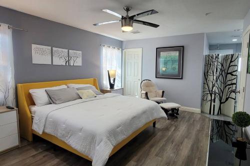 B&B Las Vegas - K - Fully remodeled and professionally decorated - Bed and Breakfast Las Vegas