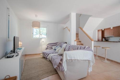 Casa Pescador by MarCalma in Parque de Montroig