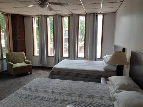 Mountain View Lodge in Clifford, USA