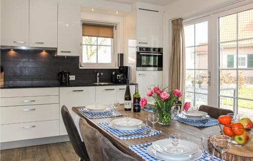 Amazing home in Hoge Hexel with 3 Bedrooms - image 11