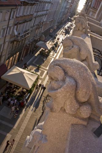 Palace Suite - image 4