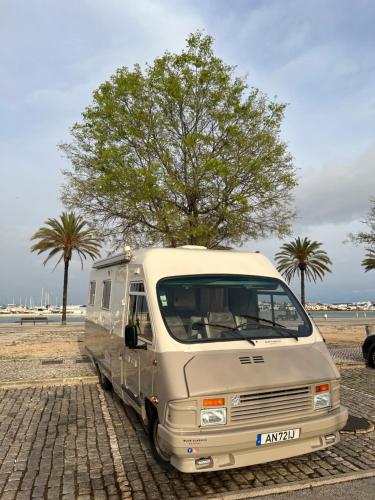 Rent a BlueClassics 's Campervan le Voyageur In Algarve au Portugal