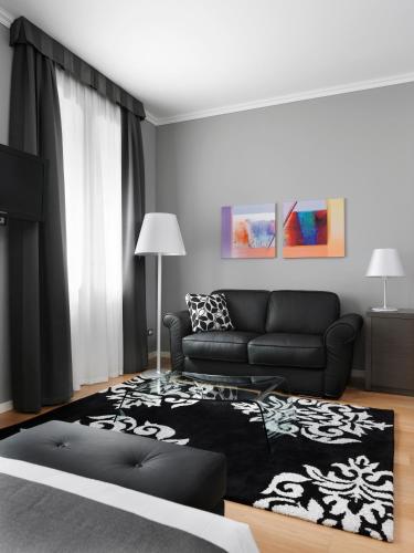 Palace Suite - image 10