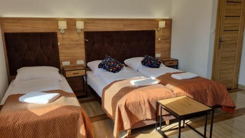 1 double bed, 3 twin beds