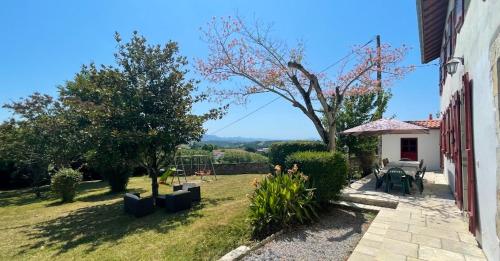 Maison de 5 chambres avec jardin clos et wifi a Bardos