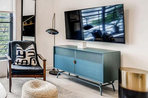 Sentral Studio Apt with Den in Wynwood - image 9
