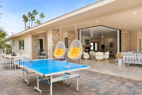 Skyview - Private Mountainside Villa with Pool, Game Room & Gym! #4928 4BR in Palm Springs, USA