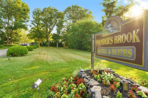 Founder's Brook Motel and Suites