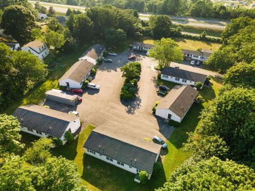 Founder's Brook Motel and Suites