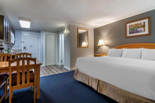 Double Room with Two Double Beds - Non-Smoking