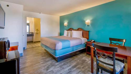 King Room - Disability Access - Non-Smoking