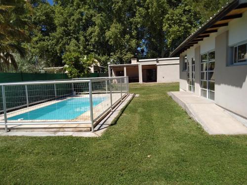 Peldbaseins, Brisas de viñedos (Brisas de vinedos) in Perdriel