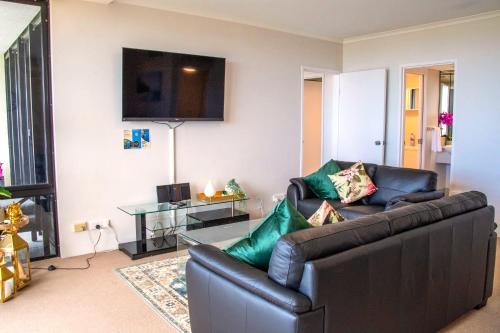 Cairns Luxury Waterview Apartment