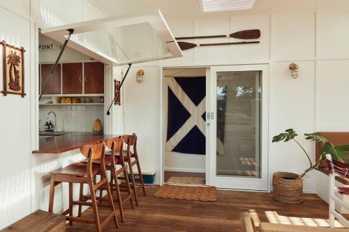 BAY PROPERTIES . The Sailor Shack