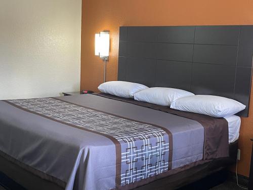 Lufkin Inn - image 6