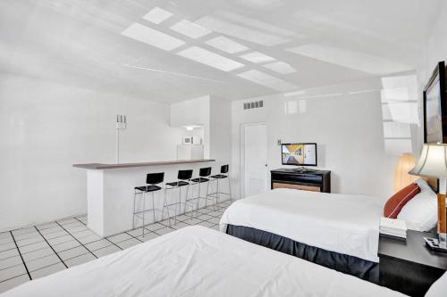 Amazing 1br apartment with pool Hallandale Beach! - image 6