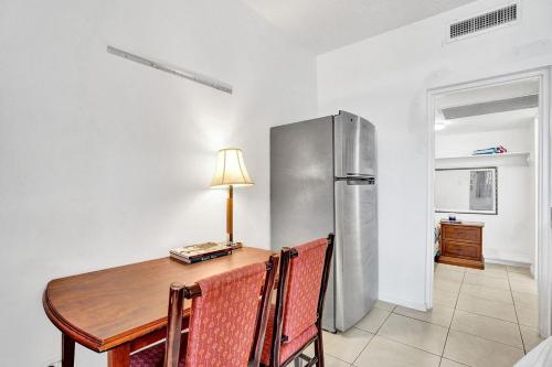 Beautiful cozy Studio apartment walk from the ocean! - image 10